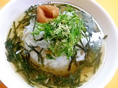 夜食にも！サラサラしらす茶漬け